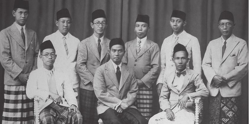 unsur-pimpinan-pusat-muhammadiyah-periode-1937-1943-duduk-kiri-kanan-kh_230529150618-491